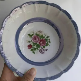 کاسه آبگوشت یا آجیل