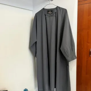 مانتو جلو باز