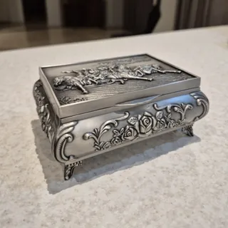 جعبه جواهرات فلزی