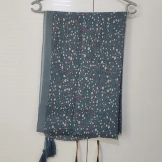 شال طرحدار پلیسه