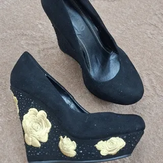 کفش مجلسی پاشنه گلدوزی