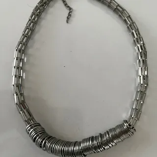 گلوبند رنگ ثابت