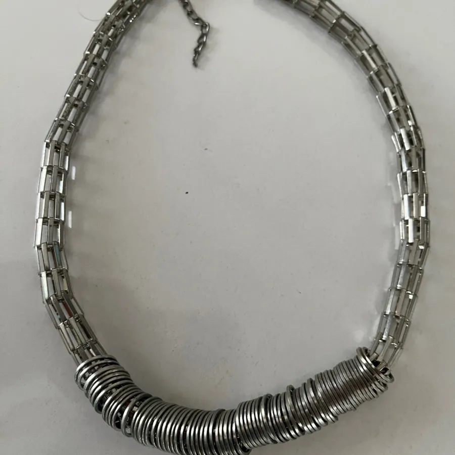 گلوبند رنگ ثابت