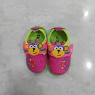 کفش بچه گانه خارجی