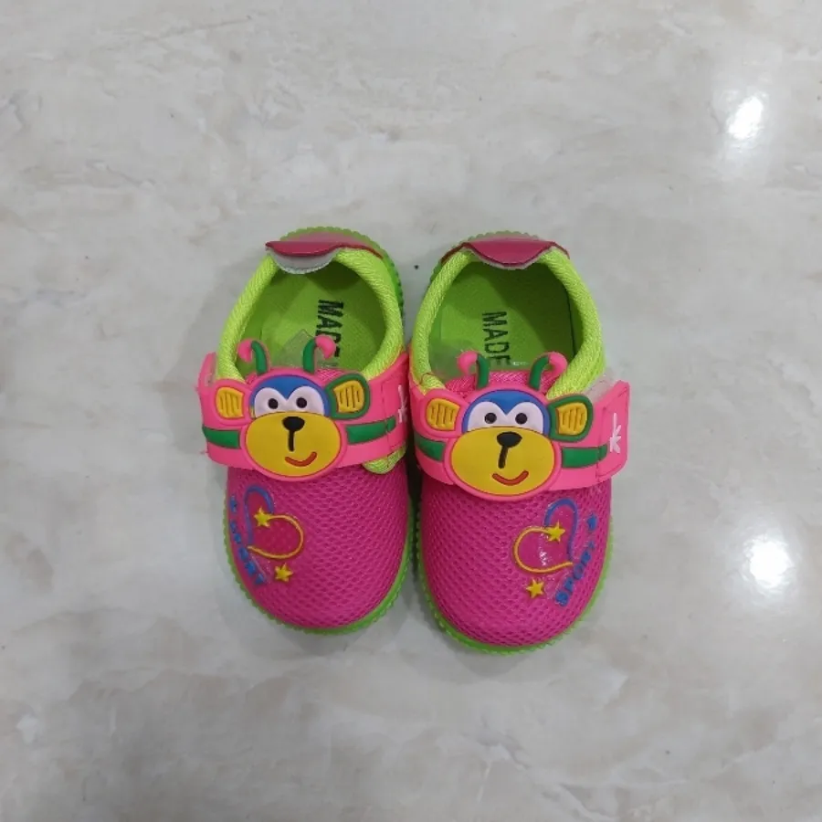 کفش بچه گانه خارجی