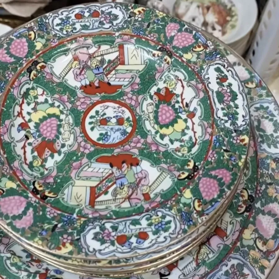 کیک خوری مرغی