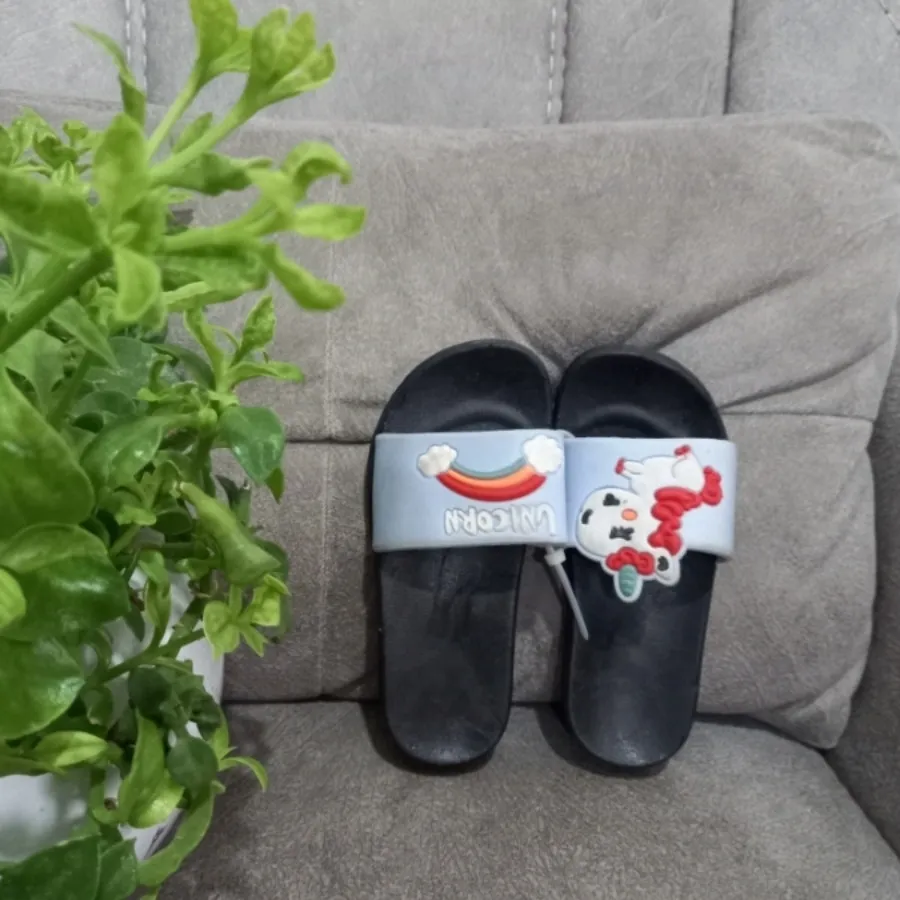 دمپایی بچگونه