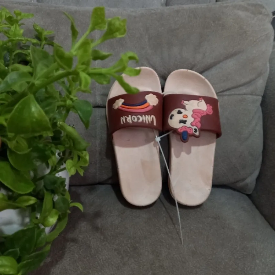 دمپایی بچگونه