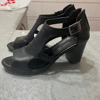 کفش پاشنه دار