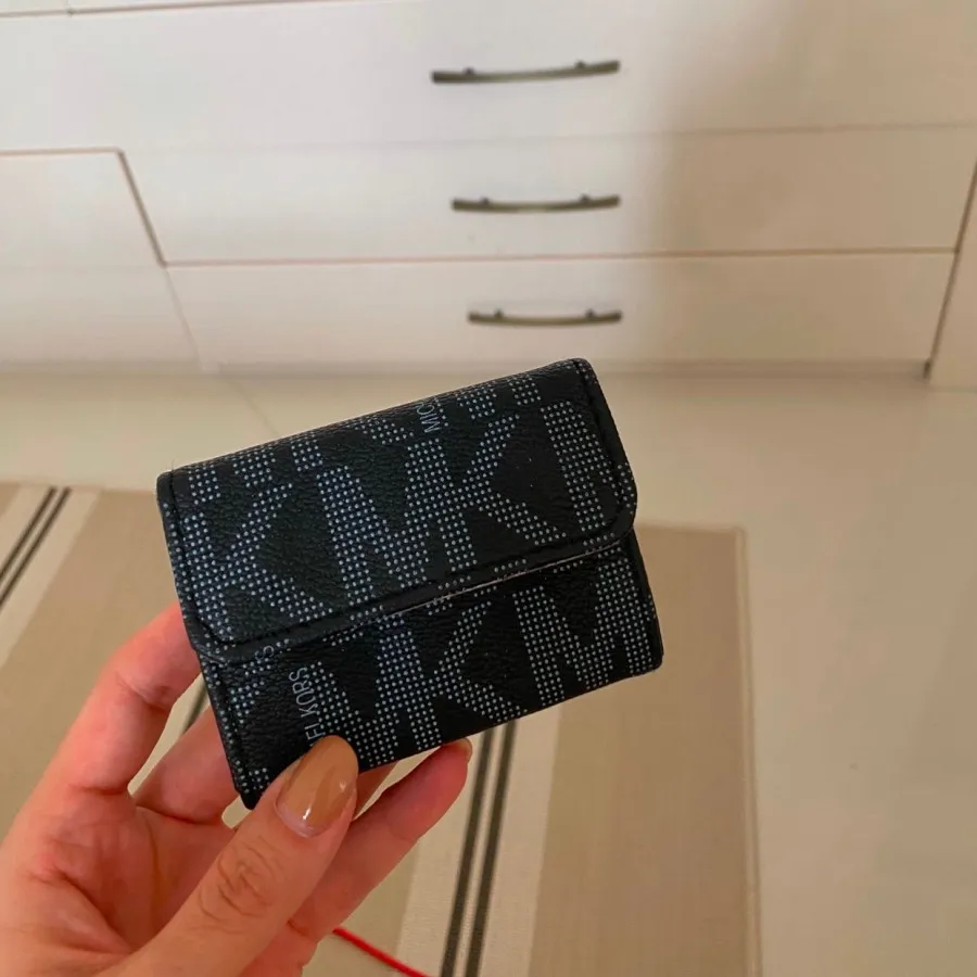 جاکارتی michaeil kors