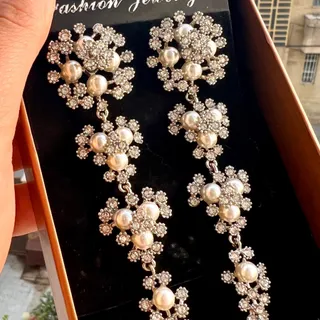 گوشواره نگین دار عروسکی