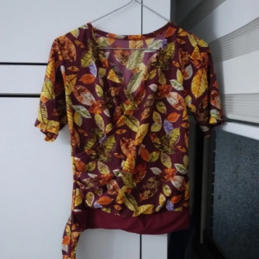 تیشرت و شلوارک برگی