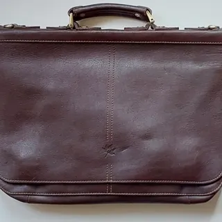 کیف‌اداری نوین چرم