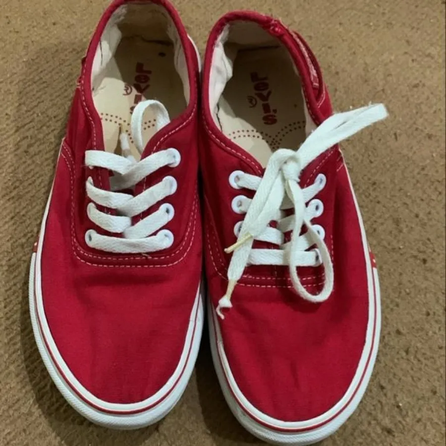 کتونی لیوایز