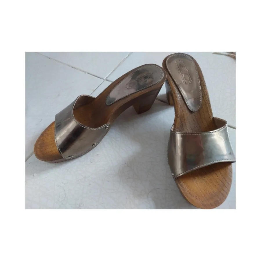 دمپایی روفرشی