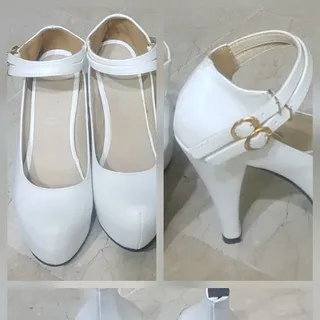 کفش سفیدرنگ