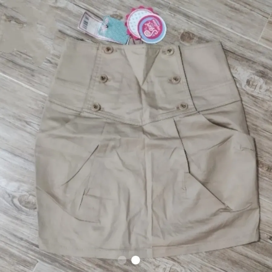 دامن کوتاه نو با اتیکت