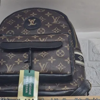 کوله پشتی Lv