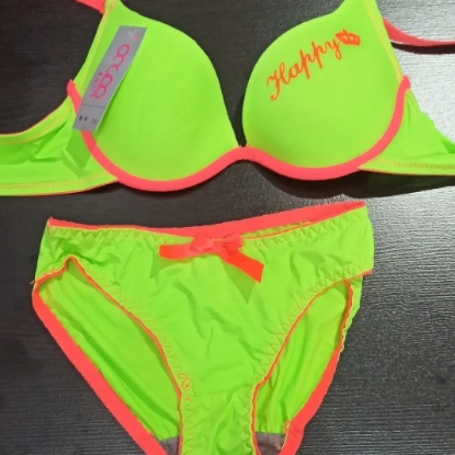 ست سوتین اسفنجی و شورت نو