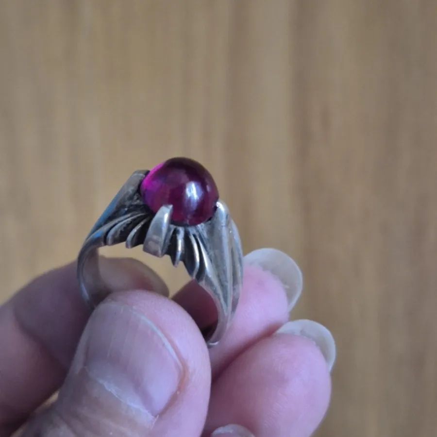 انگشتر یاقوت قرمز