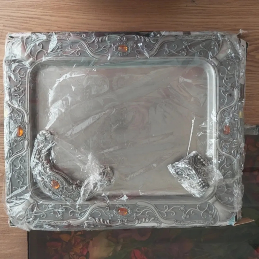 سینی پیوتر نگین دار و پای