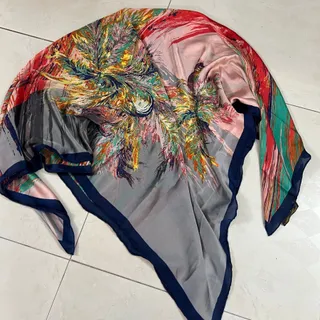 روسری ابریشم دور دست دوز