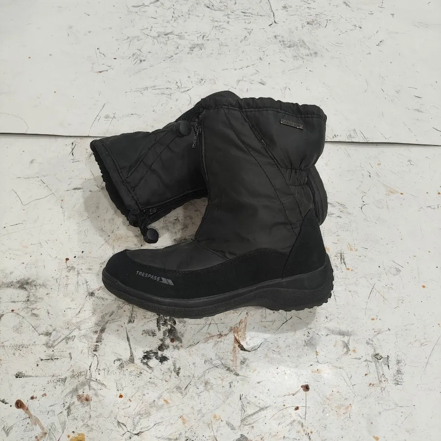 بوت ضد آب وارداتی