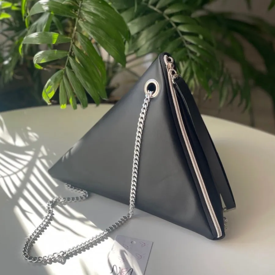 کیف چرم هرمی