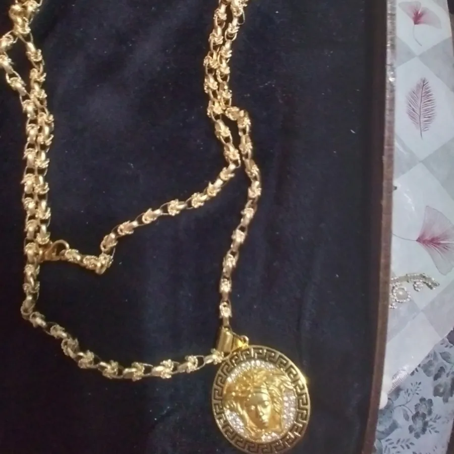 گردن آویز ورساچ