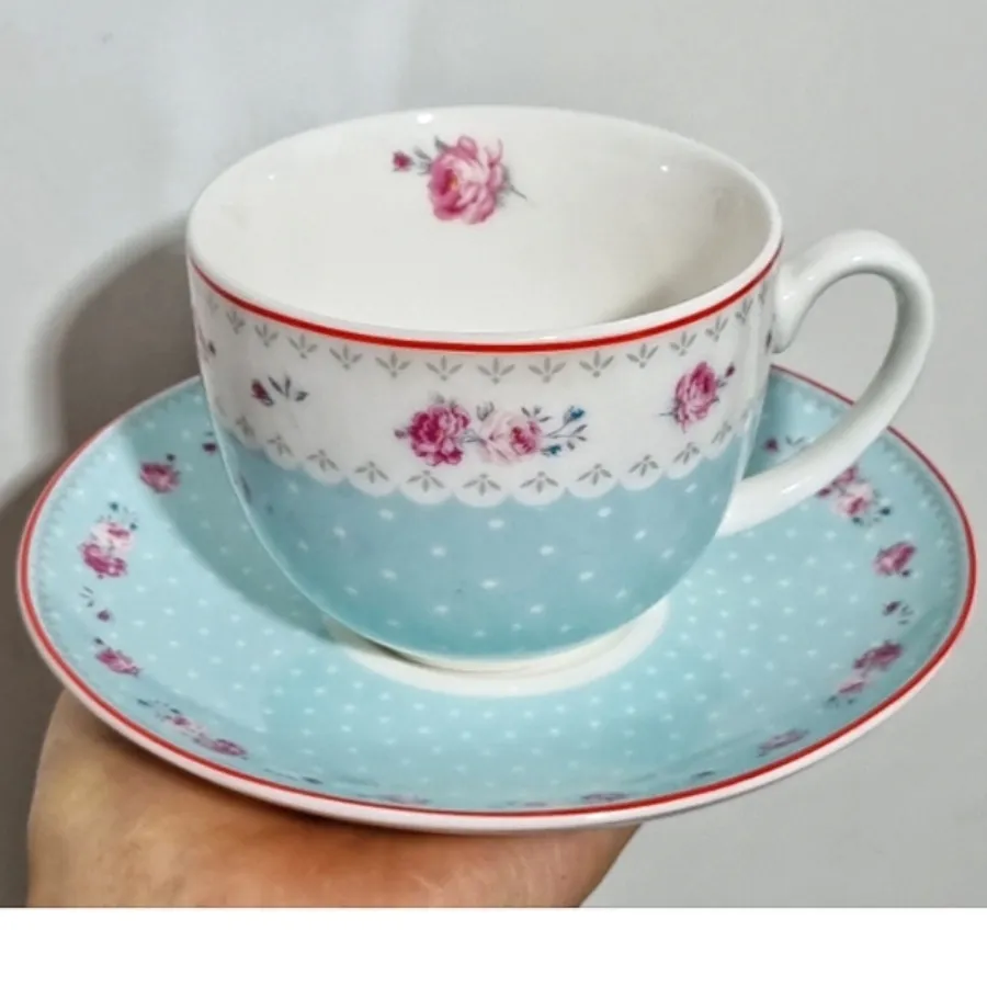 فنجان نعلبکی چای آنجلا