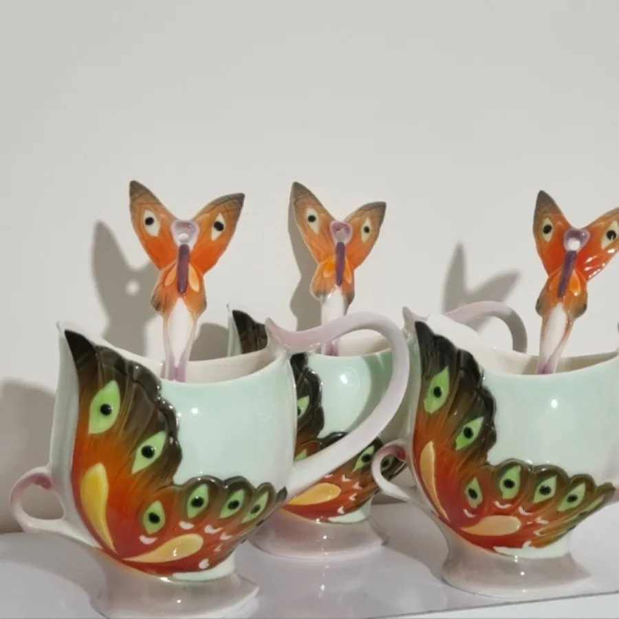 فنجان ناپولی ایتالیایی