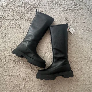 بوت چرم زارا