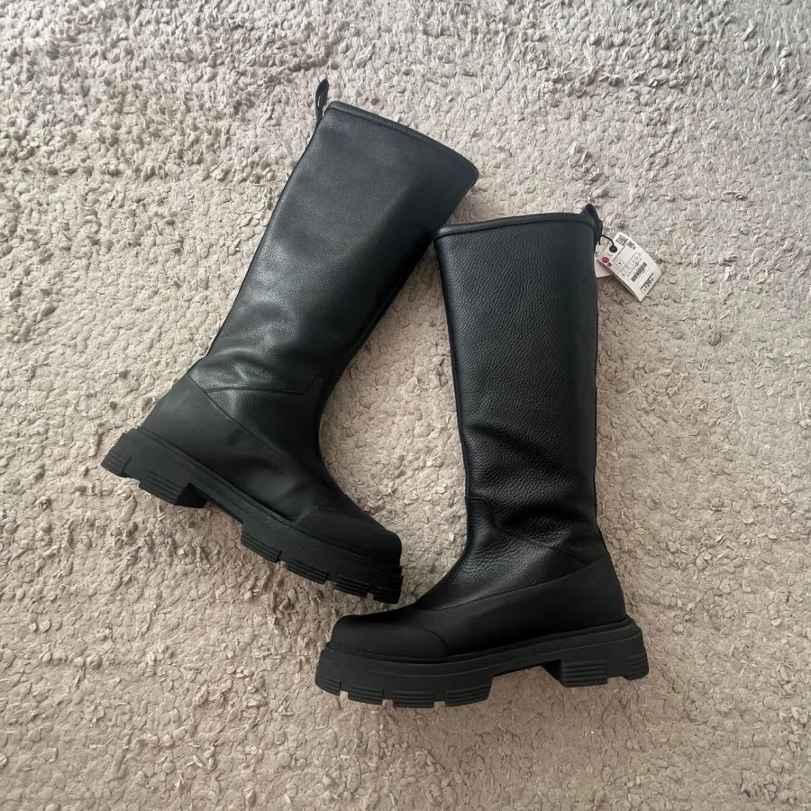 بوت چرم زارا