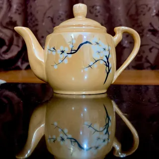 قوری چینی طلایی