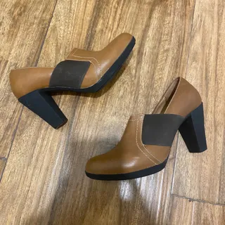 کفش پاشنه دار