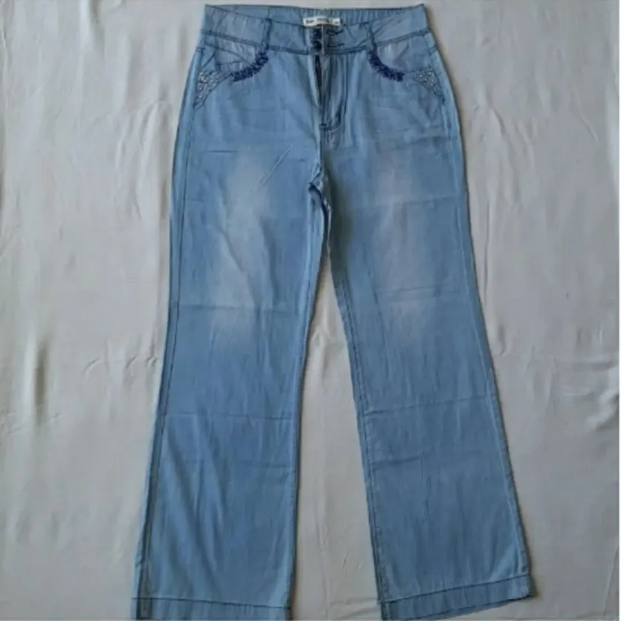 شلوار لی زنانه