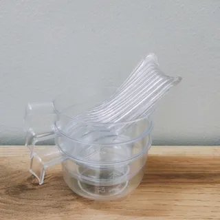 لیوان پلاستیکی