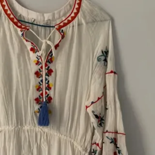 پیراهن گلدوزی