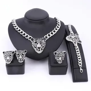 ست اکسسوری برند