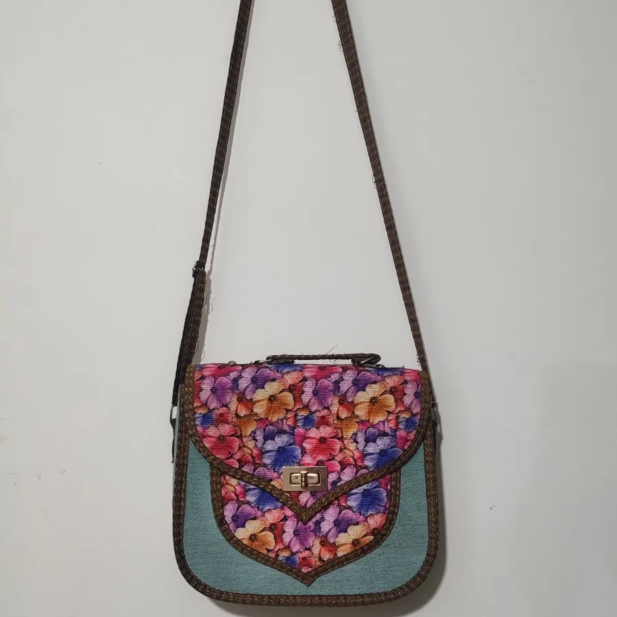 کیف گلدار آبی