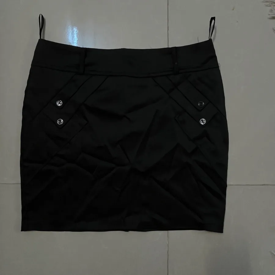 دامن کوتاه ساتن مشکی