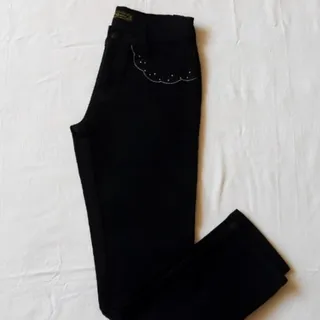 شلوار لی زنانه