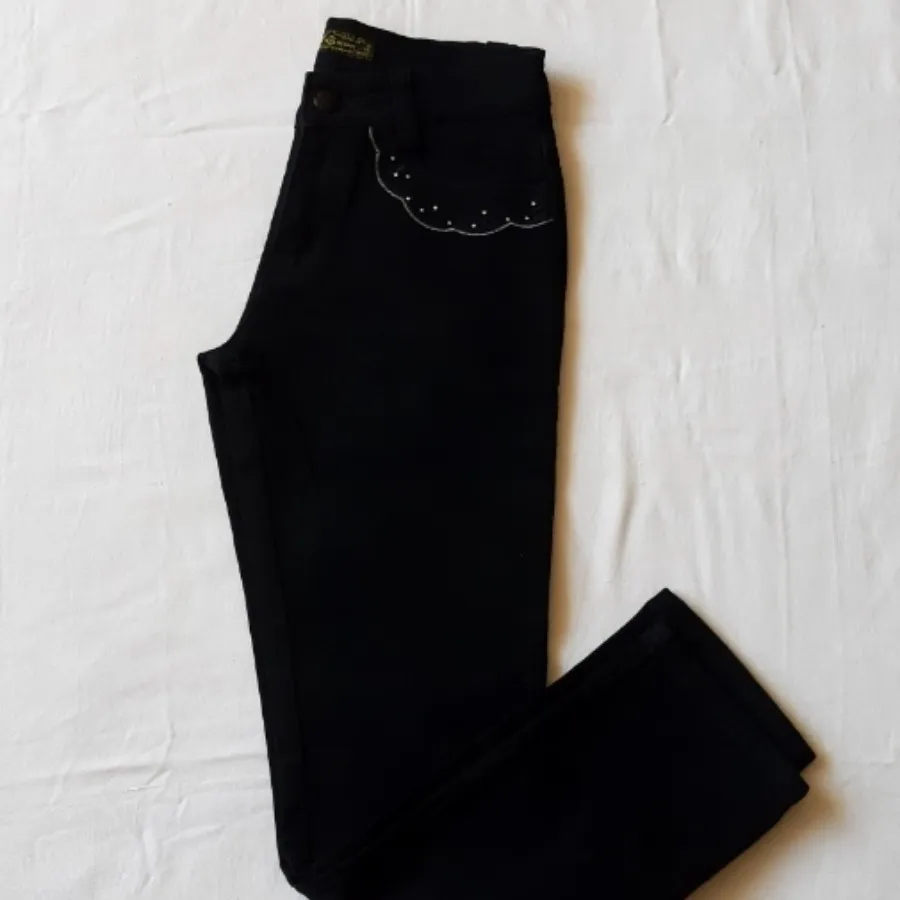 شلوار لی زنانه