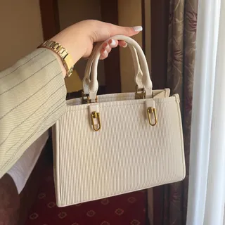 کیف چرم کرم