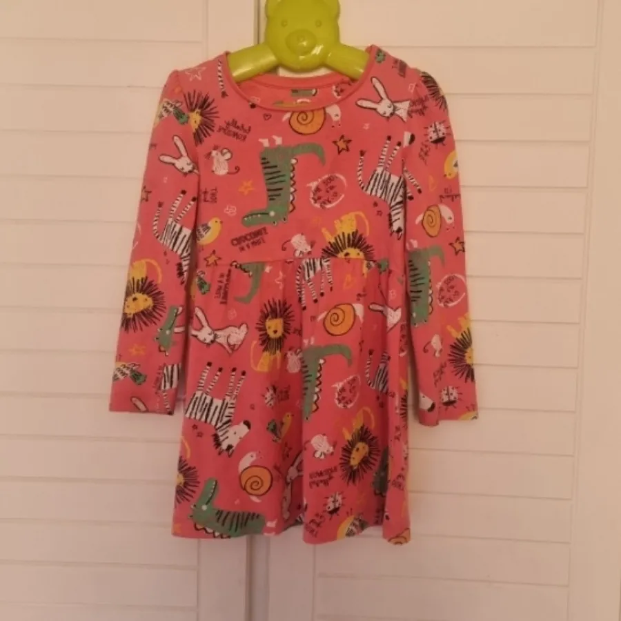 پیراهن دخترانه