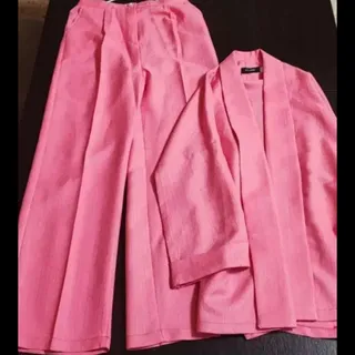 کت شلوار صورتی