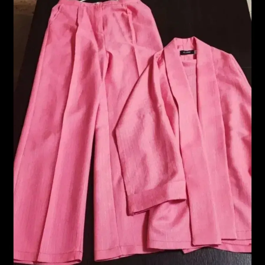 کت شلوار صورتی