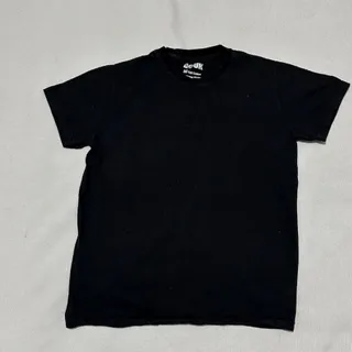 تیشرت مشکی بیسیک