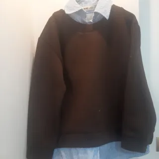 پلیور قهوه ای