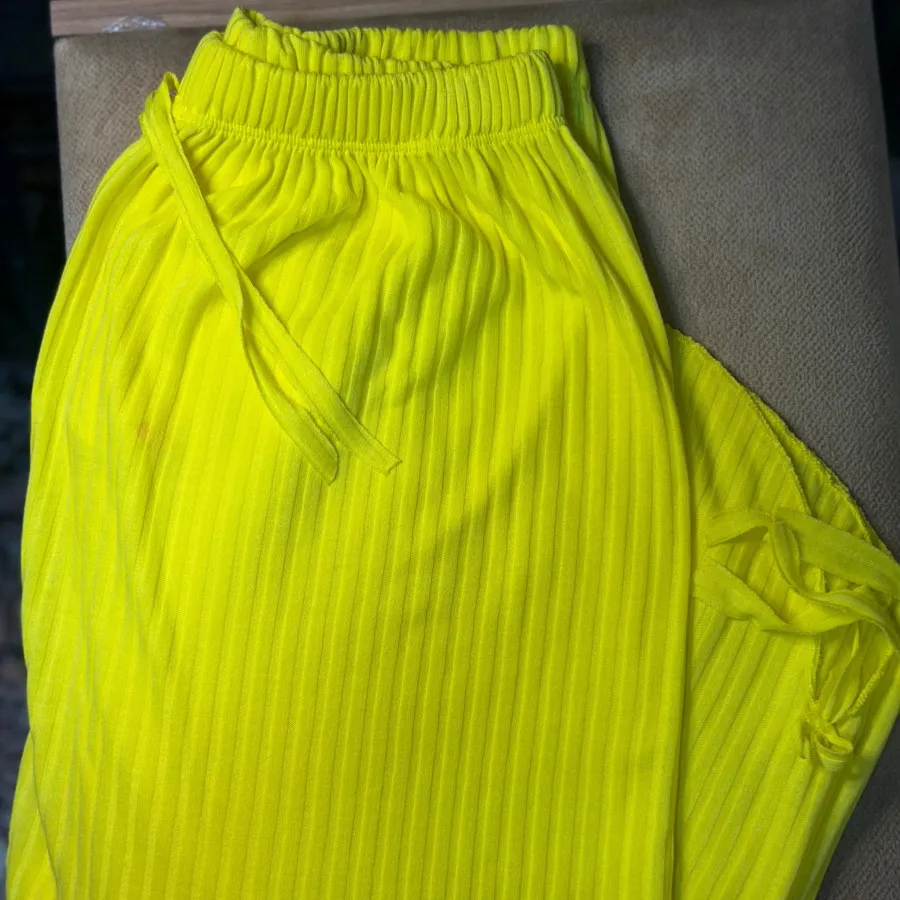 شلوار نخی کوتاه